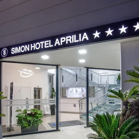 Simon Hotel Aprilia-3